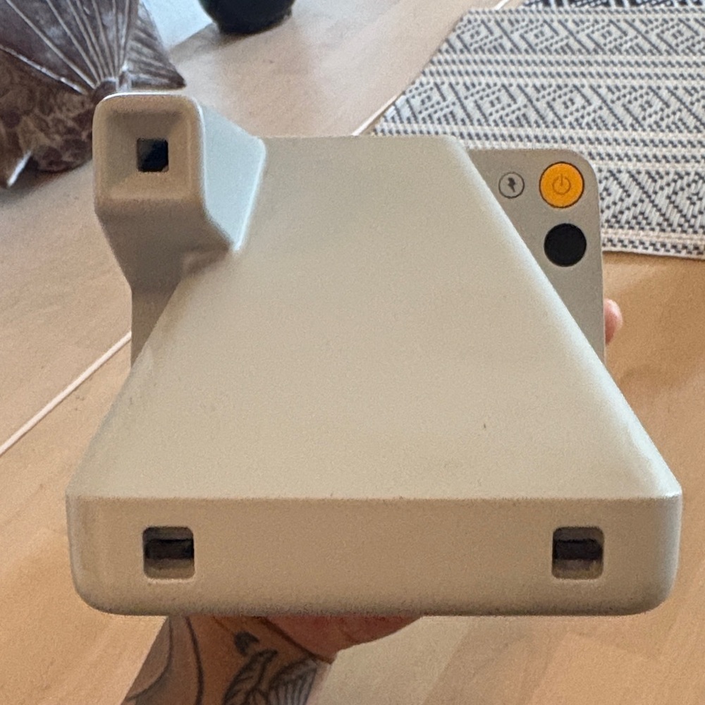 Polaroid Now Instant Camera - Picture 3 of 6